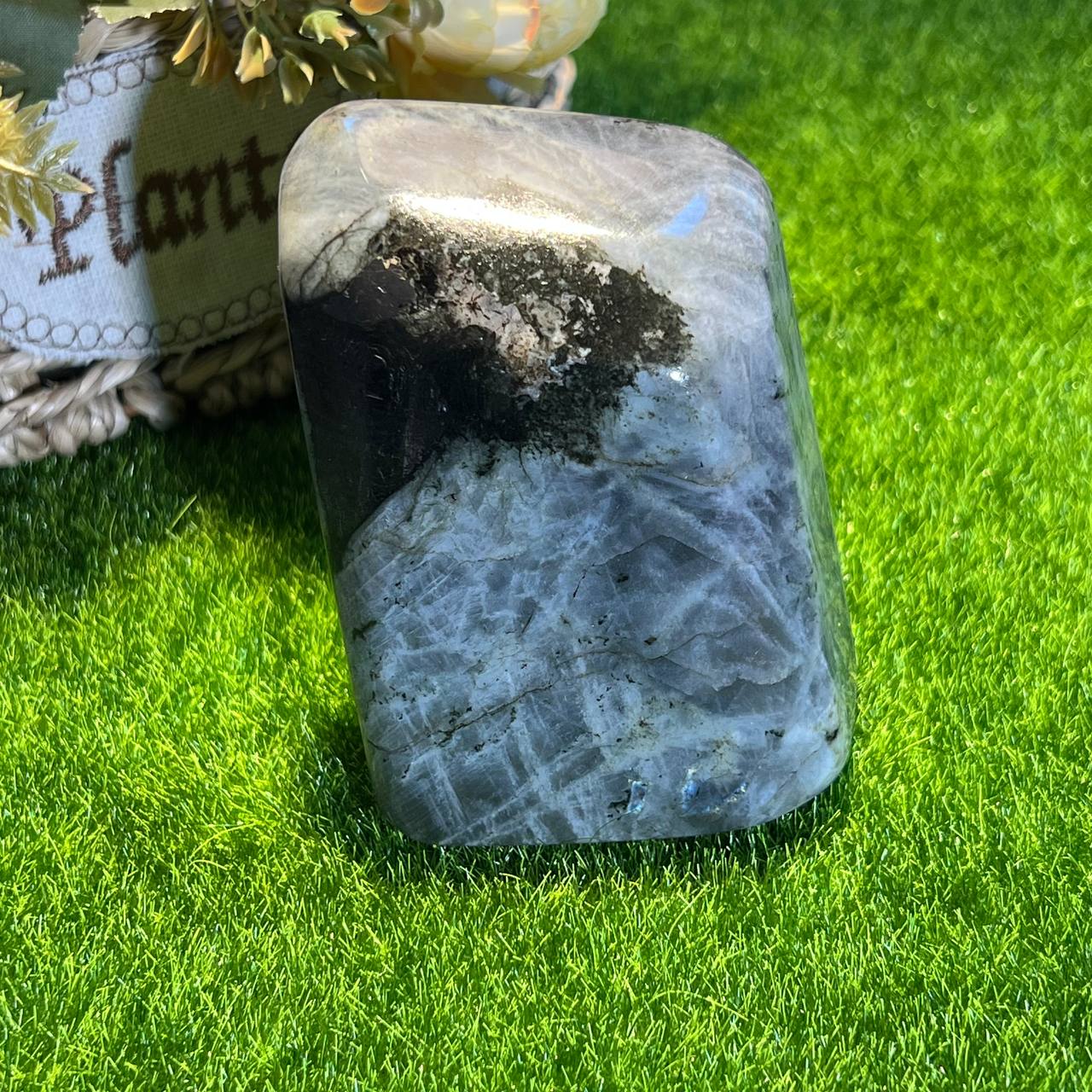 Labradorite freeform